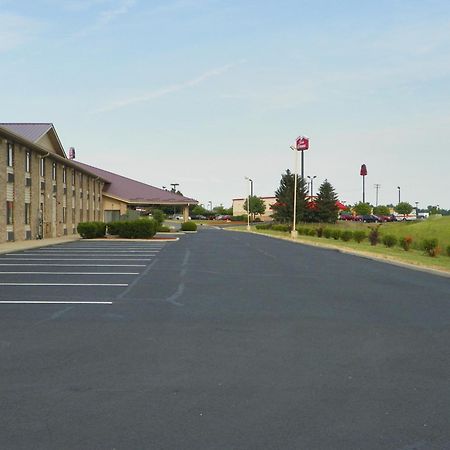 Royalton Inn & Suites Upper Sandusky Εξωτερικό φωτογραφία