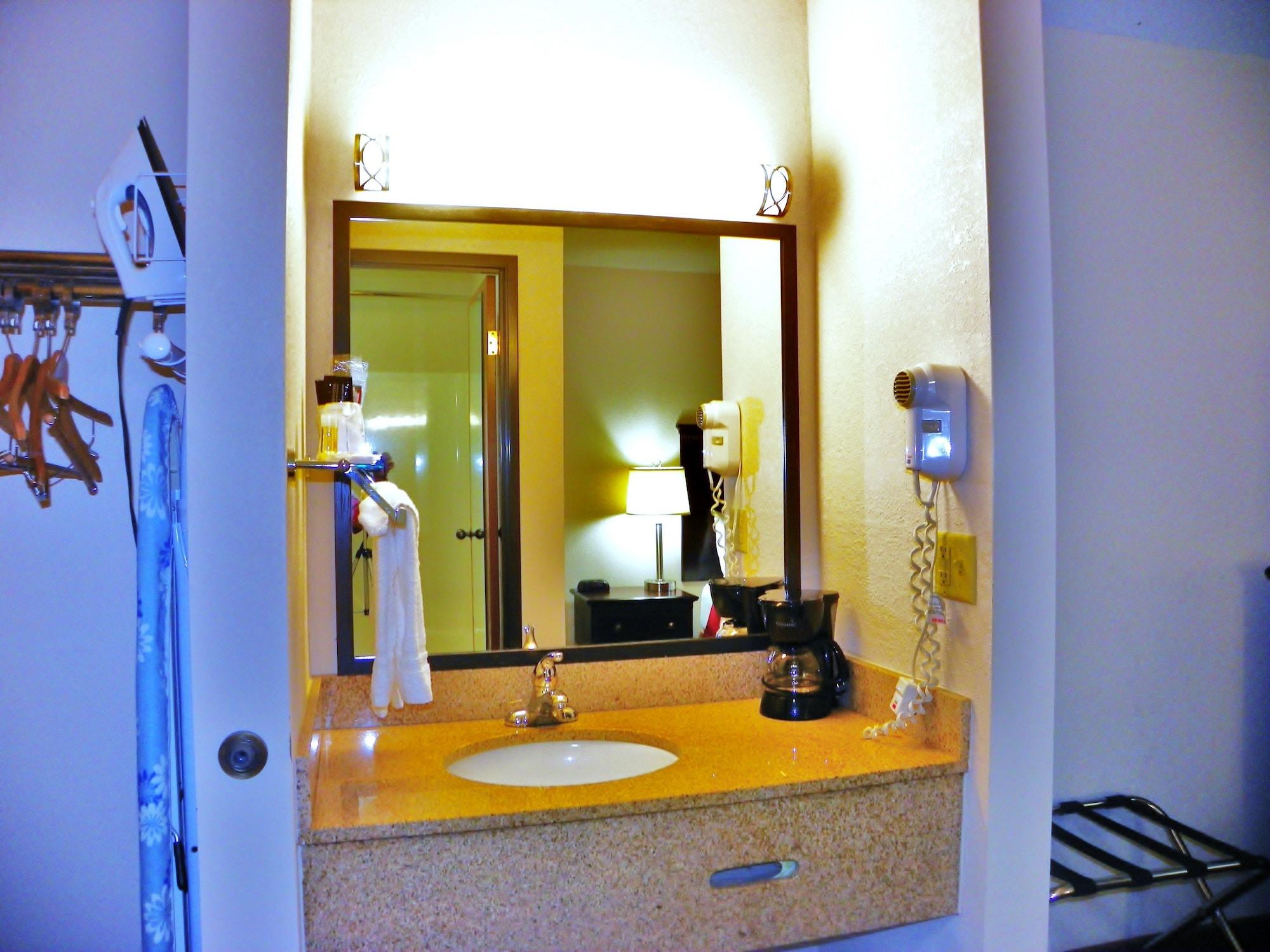 Royalton Inn & Suites Upper Sandusky Εξωτερικό φωτογραφία