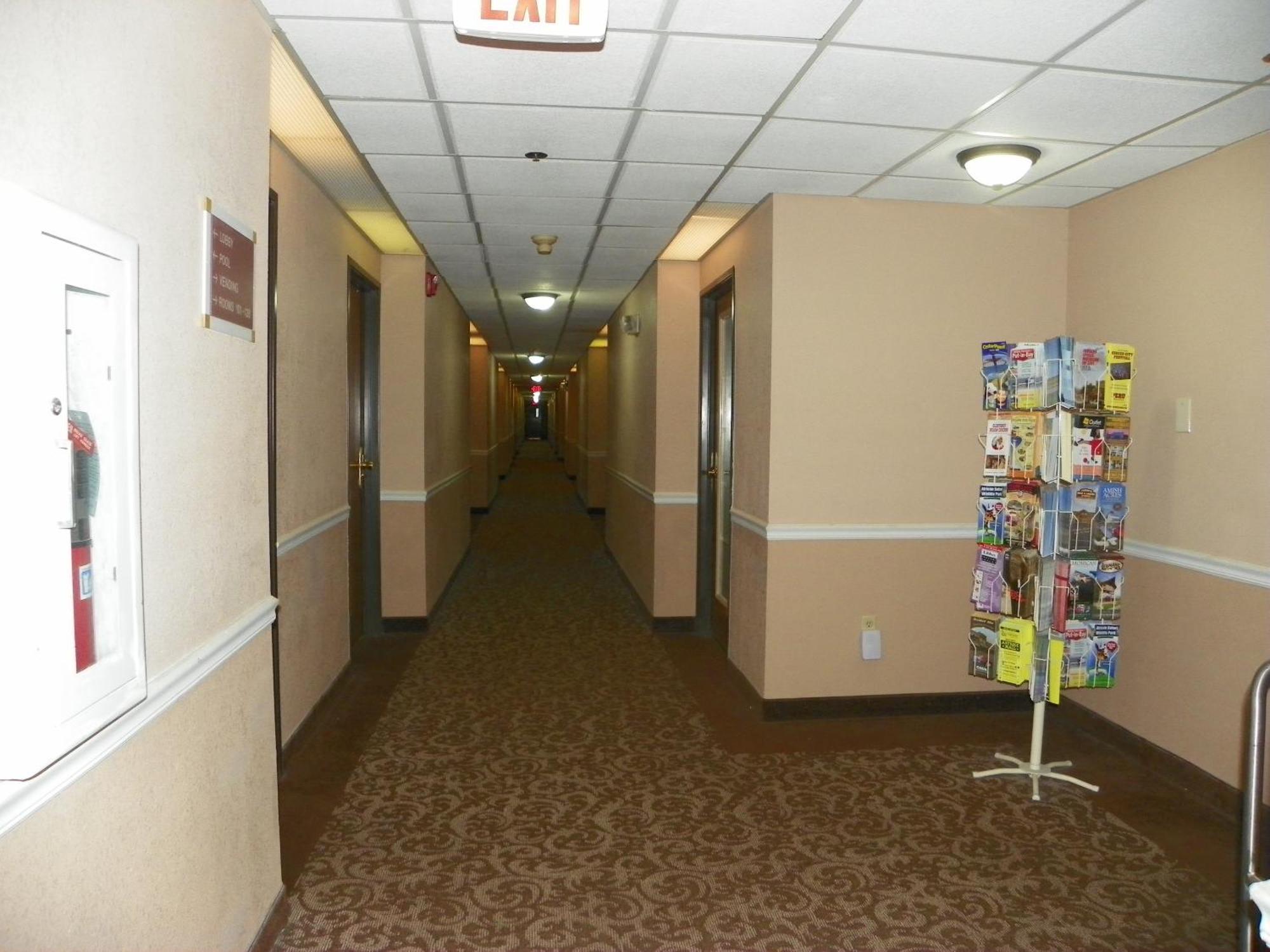 Royalton Inn & Suites Upper Sandusky Εξωτερικό φωτογραφία