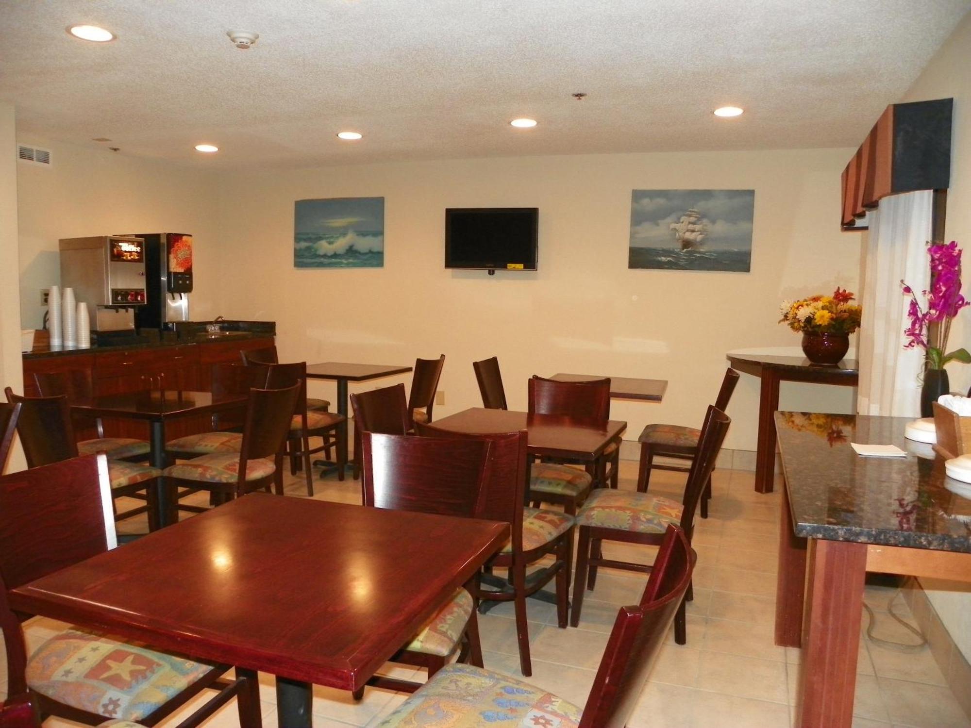 Royalton Inn & Suites Upper Sandusky Εξωτερικό φωτογραφία